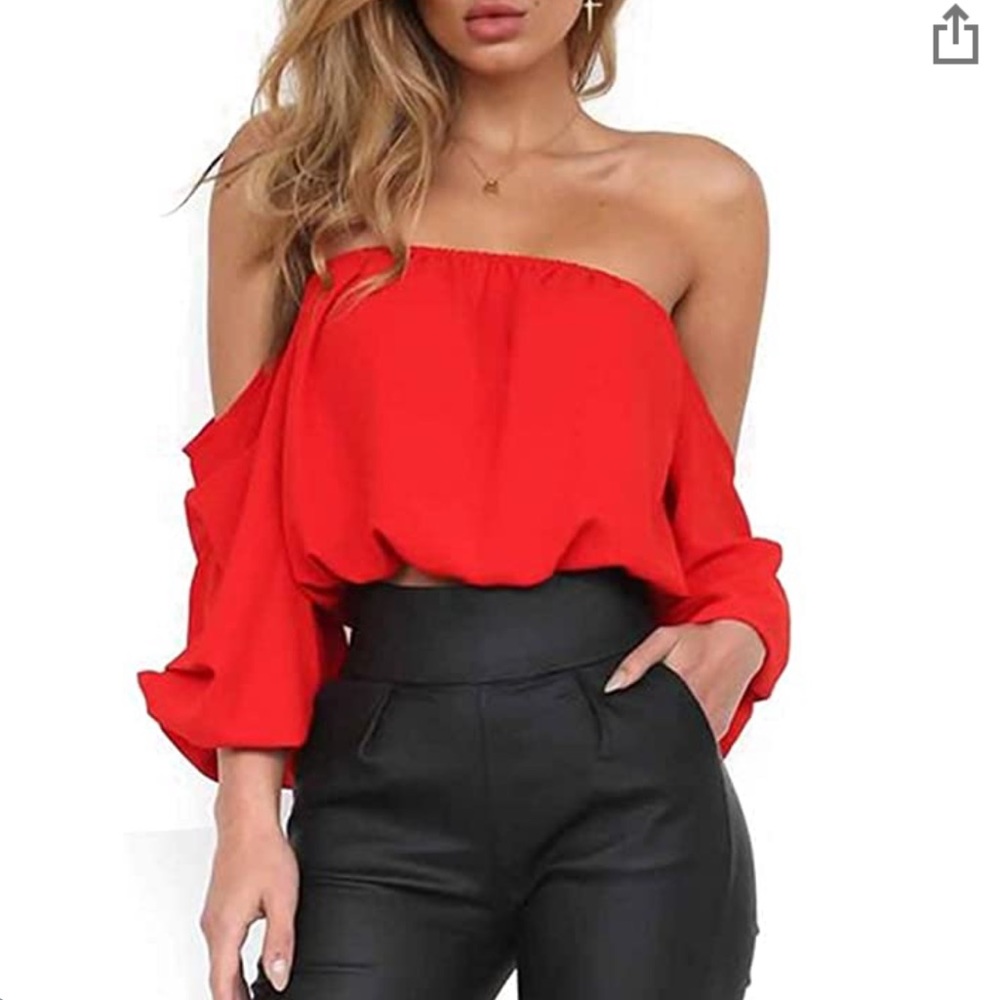Blouse off the shoulders